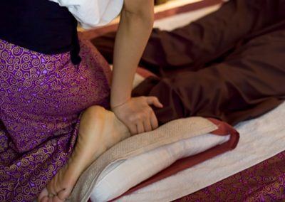 traditional-thai-foot-massage-1